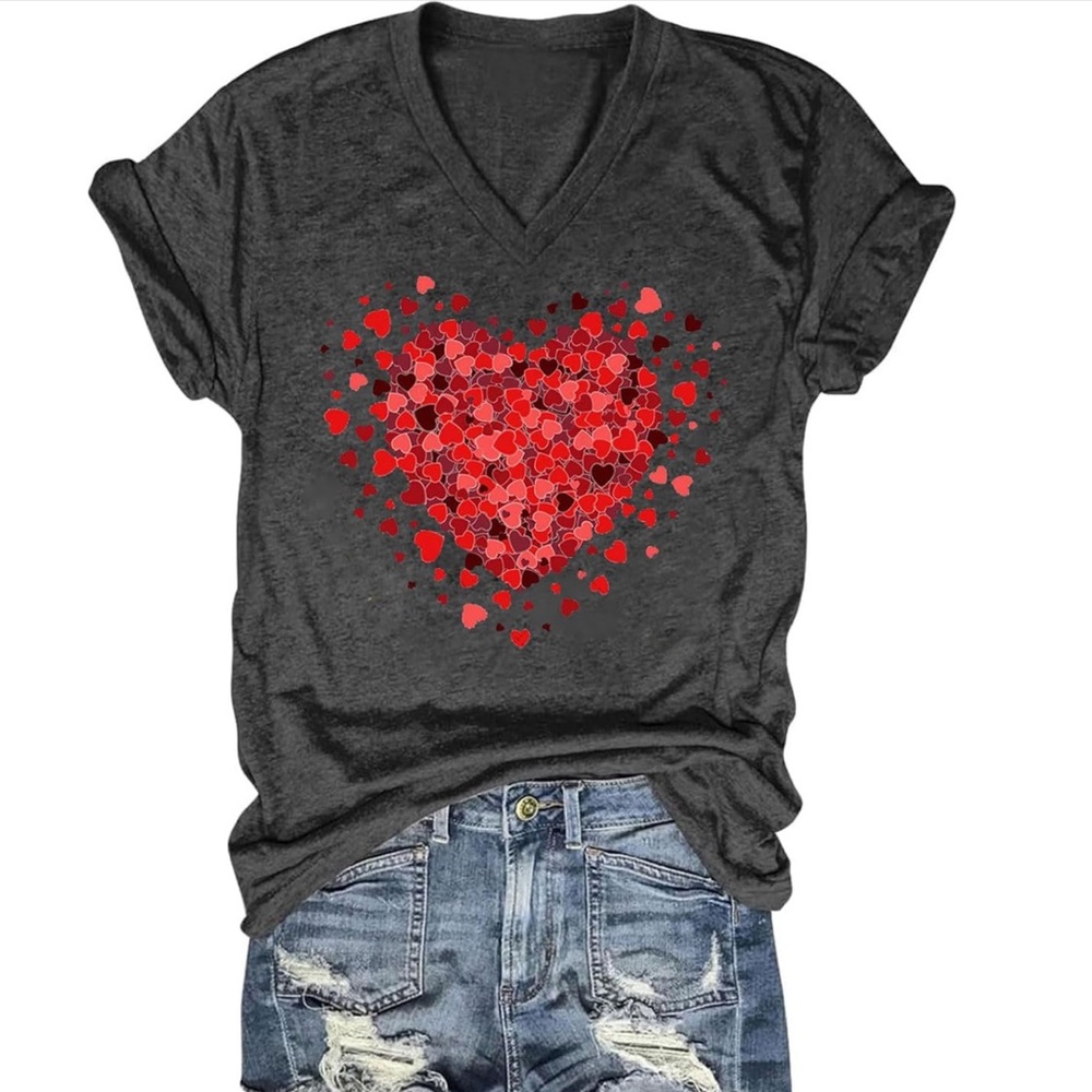 NEW  NEVER WORN - Heart Graphic Charcoal Tee